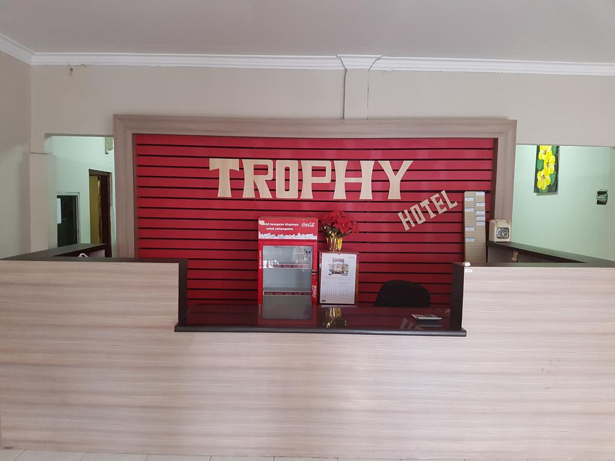 Trophy Hotel Sumbawa Besar Eksteriør bilde